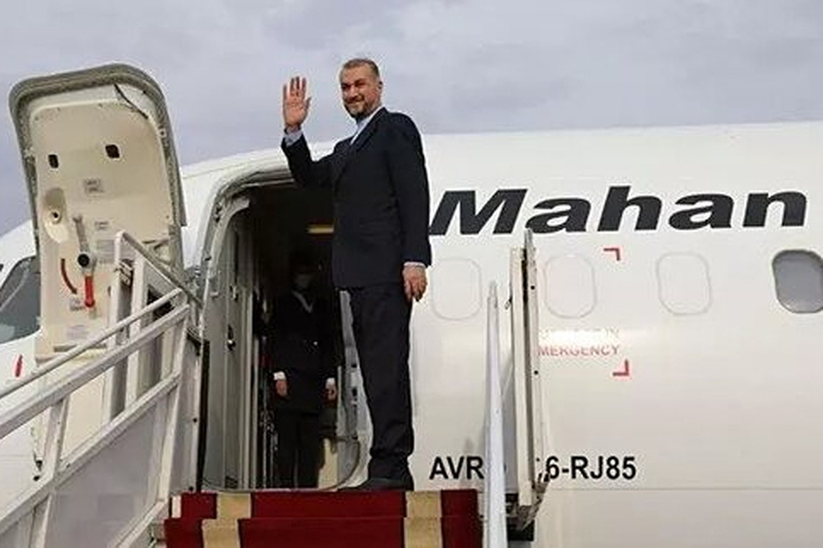 وزیر خارجه کشورمان در ادامه سفر منطقه‌ای خود، ظهر امروز (دوشنبه) عازم قطر شد.
