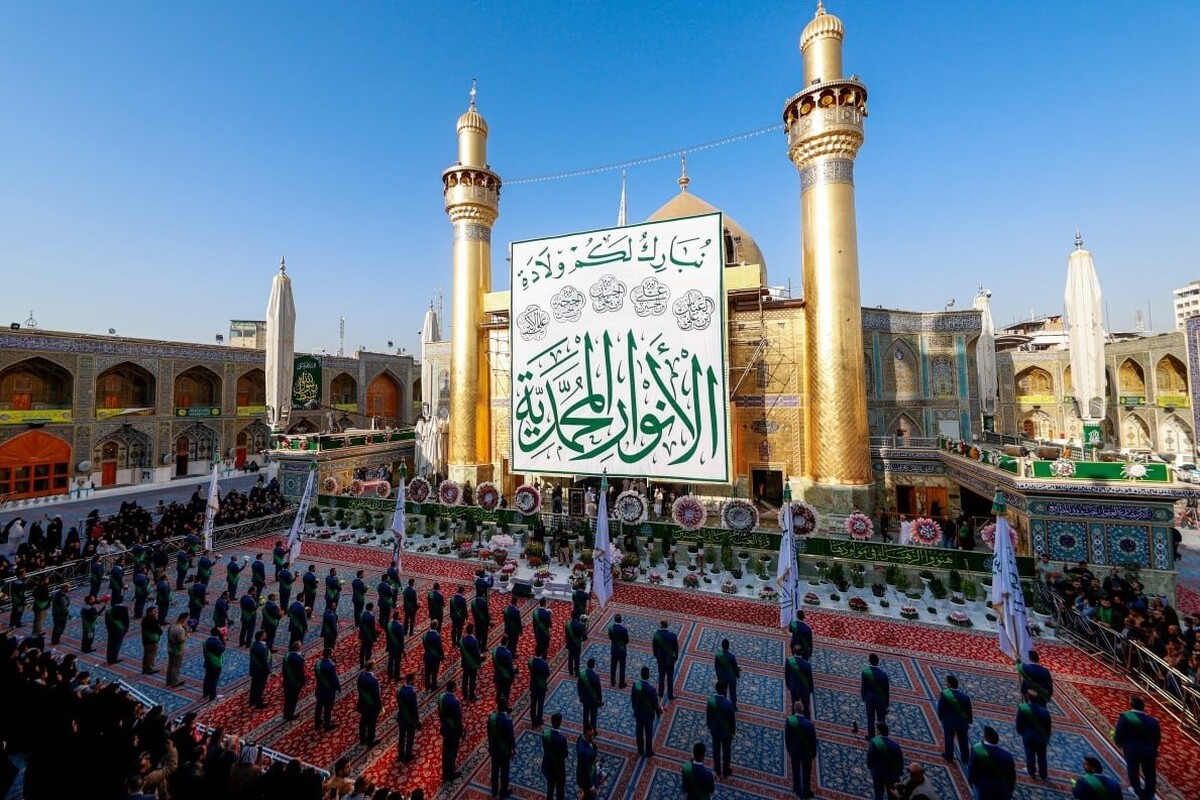 ویدئویی از تزئین حرم مطهر حضرت علی(ع) به مناسبت اعیاد شعبانیه را مشاهده می‌کنید.
