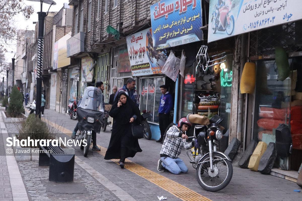 شهروندان از  آلودگی صوتی و  سدمعبر صنف موتورفروش در بولوار طبرسی جنوبی گلایه‌مندند.