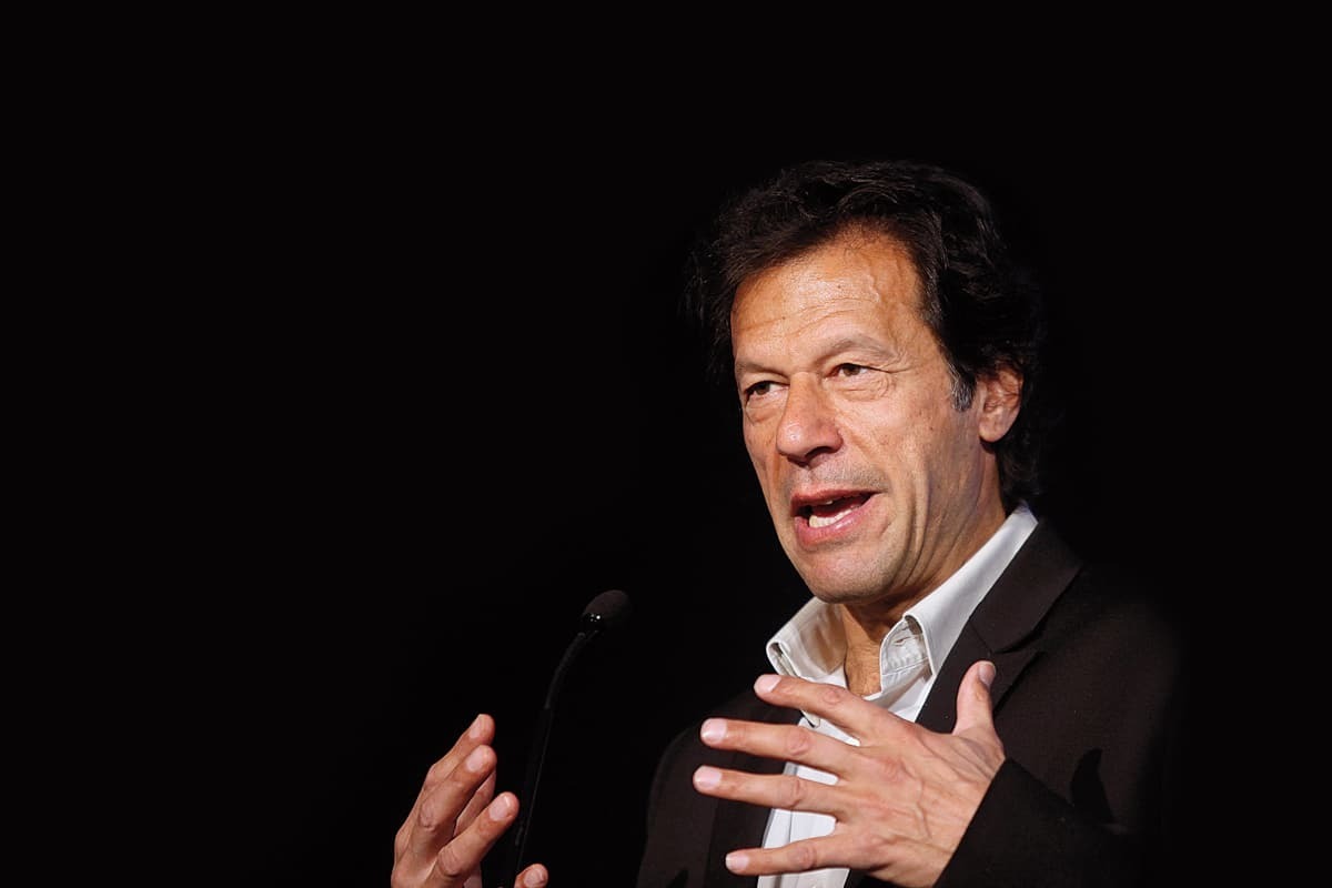 عمران خان گفت که برای تشکیل دولت‌های آتی با مجلس وحدت مسلمین (حزب شیعیان) ائتلاف خواهد کرد.