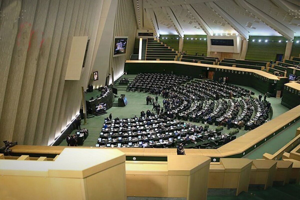 در پی هک سایت مجلس شورای اسلامی و خبرگزاری خانه ملت و طرح ادعا‌هایی درباره میزان حقوق نمایندگان مجلس، روابط عمومی مجلس تصاویری از اسناد حقوق پرداختی به نمایندگان در سال ۱۴۰۲ را منتشر کرد.