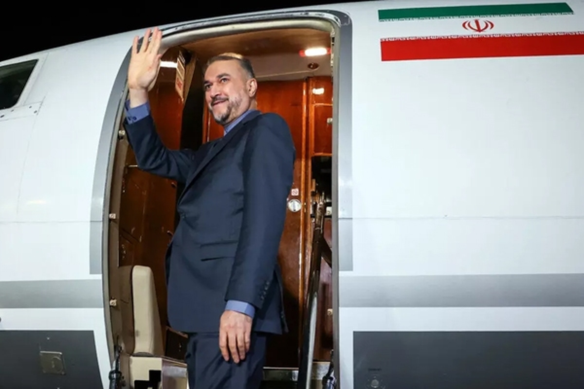 وزیر امور خارجه جمهوری اسلامی ایران پس از انجام دیدار و گفت‌ وگو با مقامات عالی رتبه قطر، عازم تهران شد.