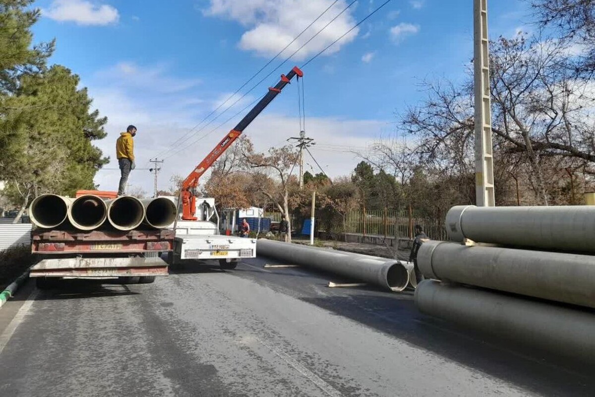 معاون مهندسی آب سازمان پارک‌ها و فضای سبز شهرداری مشهد از اجرای شبکه مستقل آبیاری فضای سبز در مسیر بوستان پردیس به دلاوران خبر داد.