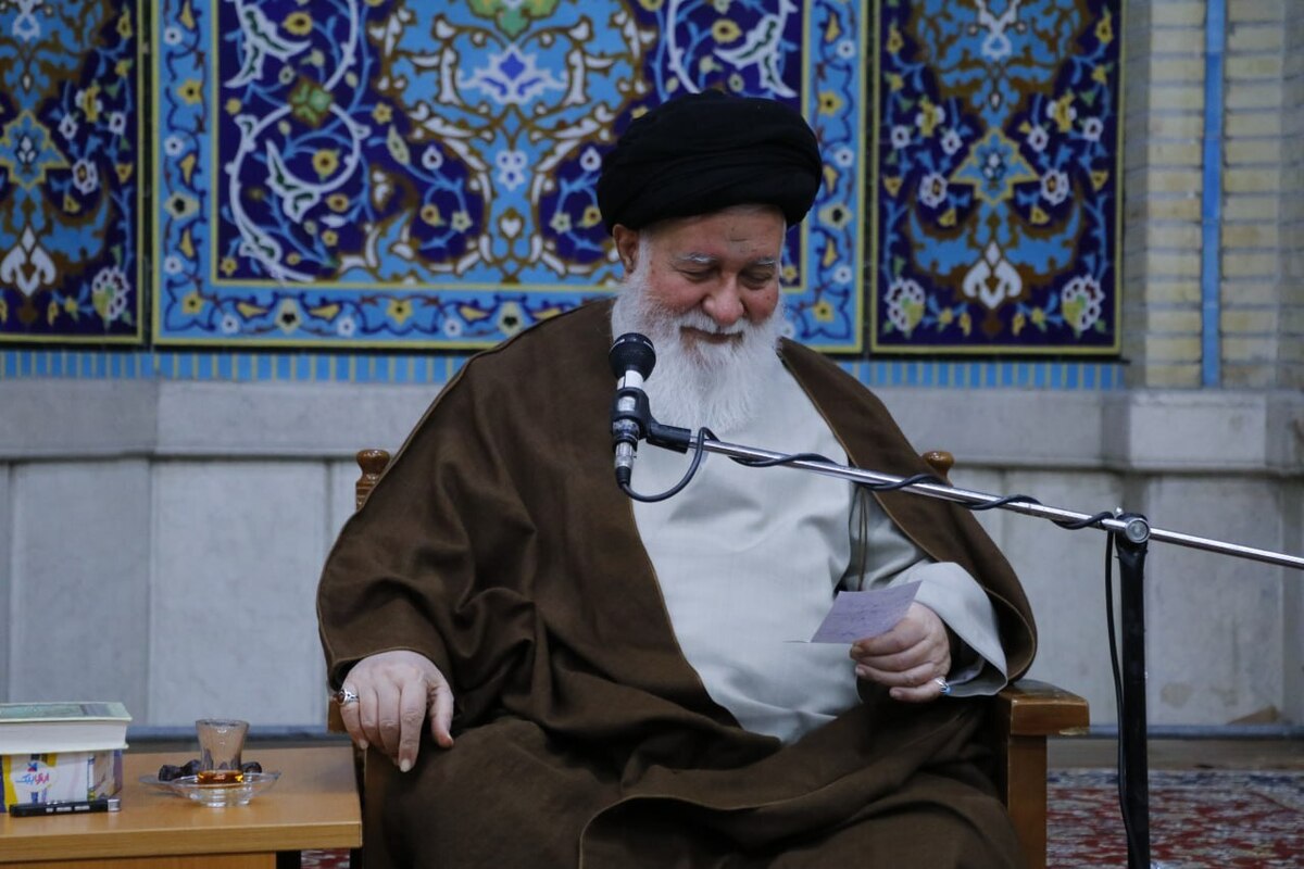 نماینده ولی فقیه در استان خراسان رضوی گفت: عزیزان من، این را بدانید که ماهیت انقلاب اسلامی در خدمت به محرومان و مستضعفان تعریف شد و تا به امروز نیز پایگاه‌های فعال و سنگر‌های مؤثر نهضت در همان روستا‌هایی بوده که شما عزیزان جهادگر در آن‌ها حضور داشته‌اید.