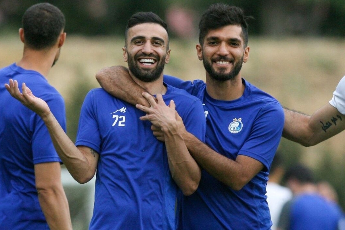 ارسلان مطهری ۱۰ میلیارد تومان از استقلال طلب دارد و برای دریافت این مبلغ به زودی علیه باشگاه سابق خود شکایت خواهد کرد.