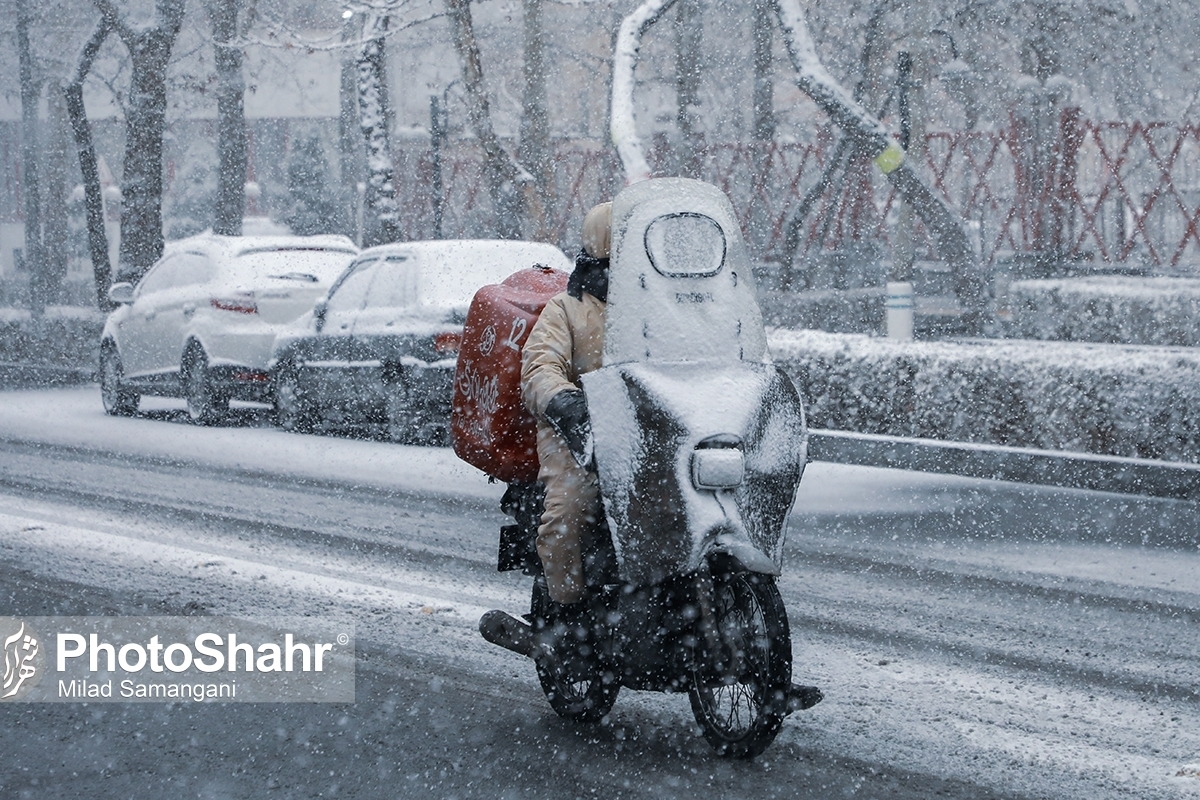 کارشناس مرکز پیش‌بینی هواشناسی خراسان رضوی گفت: تا اواخر وقت فردا با شدت و ضعف بارش باران و برف در سطح استان ادامه خواهد داشت.