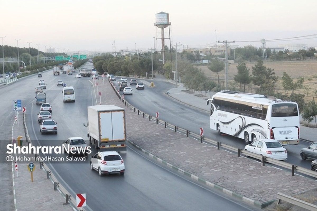 مدیر کل راهداری و حمل و نقل جاده ای خراسان رضوی گفت: ۱۰ استراحتگاه موقت بین راهی سالانه در حاشیه جاده های این استان ساخته می شود و بدین ترتیب براساس برنامه مصوب تا سال آینده مجتمع های خدمات رفاهی بین راهی خراسان رضوی به ۶۵ باب افزایش خواهد یافت.