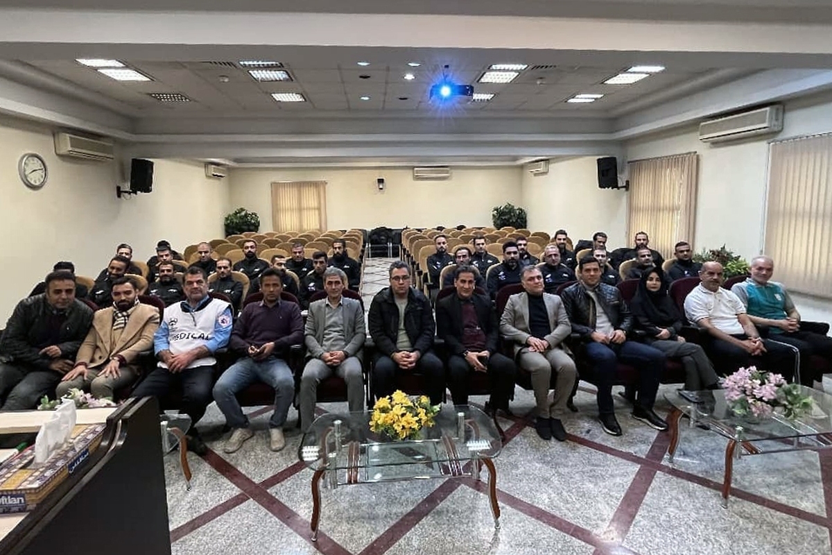 از صبح امروز یک دوره کلاس مربیگری درجه B کنفدراسیون فوتبال آسیا در تهران آغاز شده که چهره‌های شاخصی همچون وحید امیر‌ی و مسعود شجاعی در این کلاس حضور دارند.