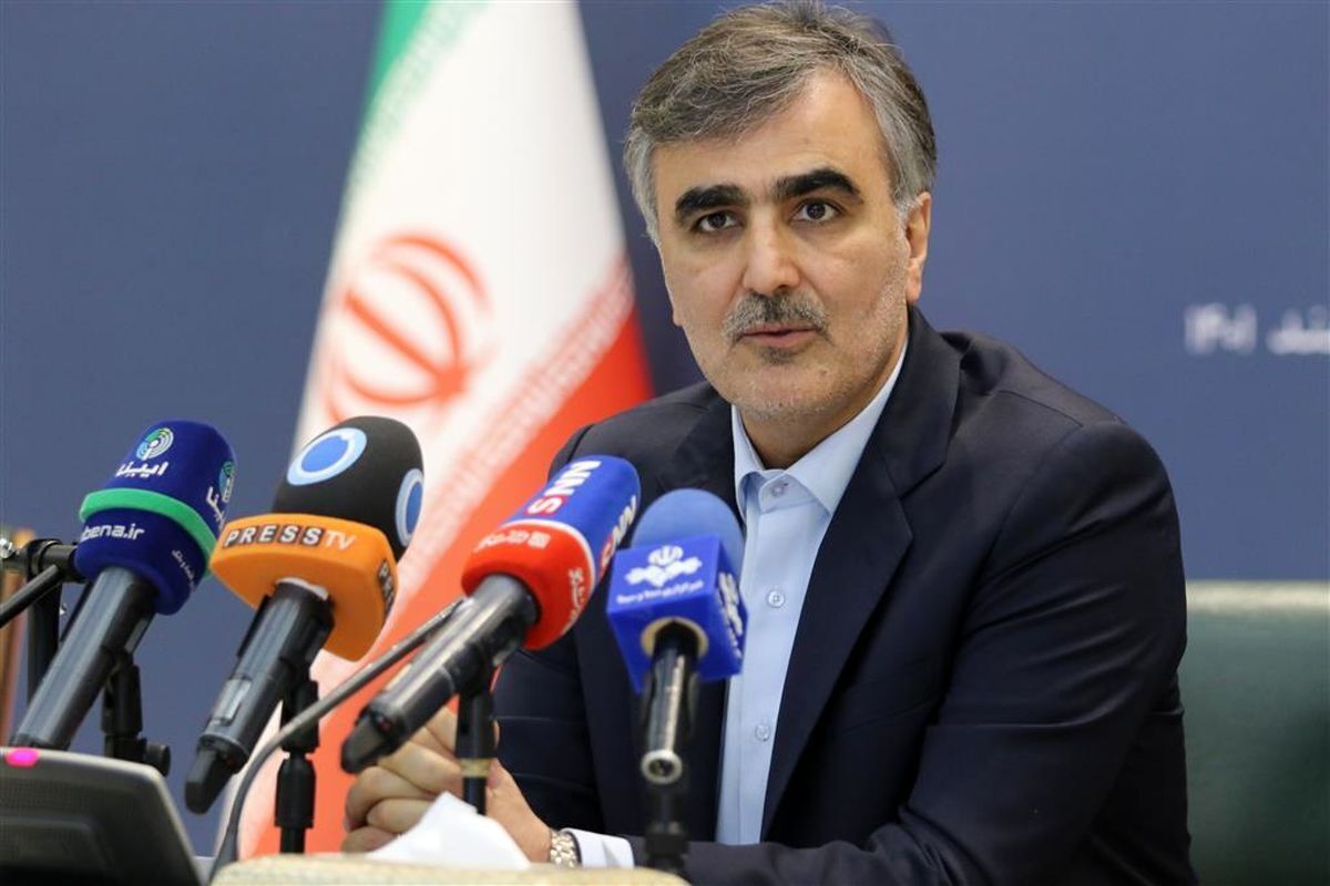 رئیس کل بانک مرکزی با بیان اینکه هدف بانک مرکزی تقویت حکمرانی ریال است، گفت: باوجود تحریم‌ها اقتصاد باز در کشور داریم و سهم صادرات و واردات عدد بزرگی است.