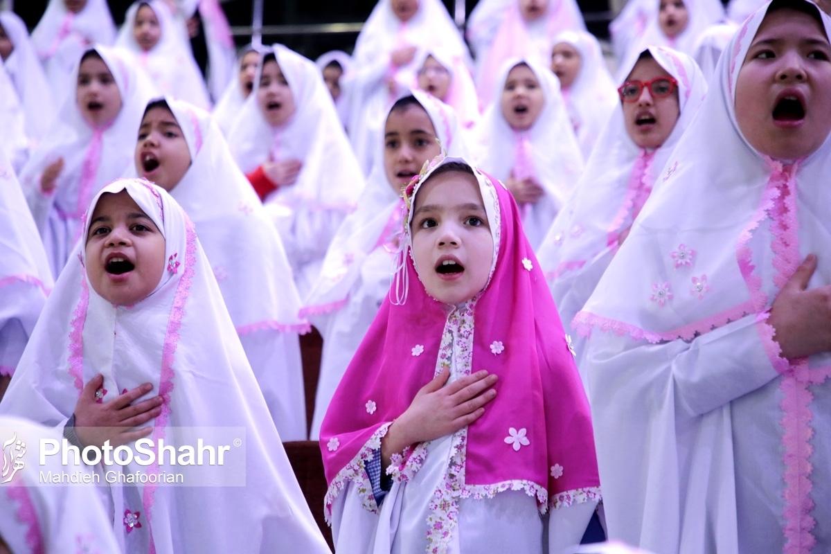هم‌زمان با ایام ماه رجب، بزرگ‌ترین رویداد جشن تکلیف کشور در حرم مطهر رضوی با عنوان «پرواز پروانه‌ها» ویژه دختران تازه مکلف آغاز شد.