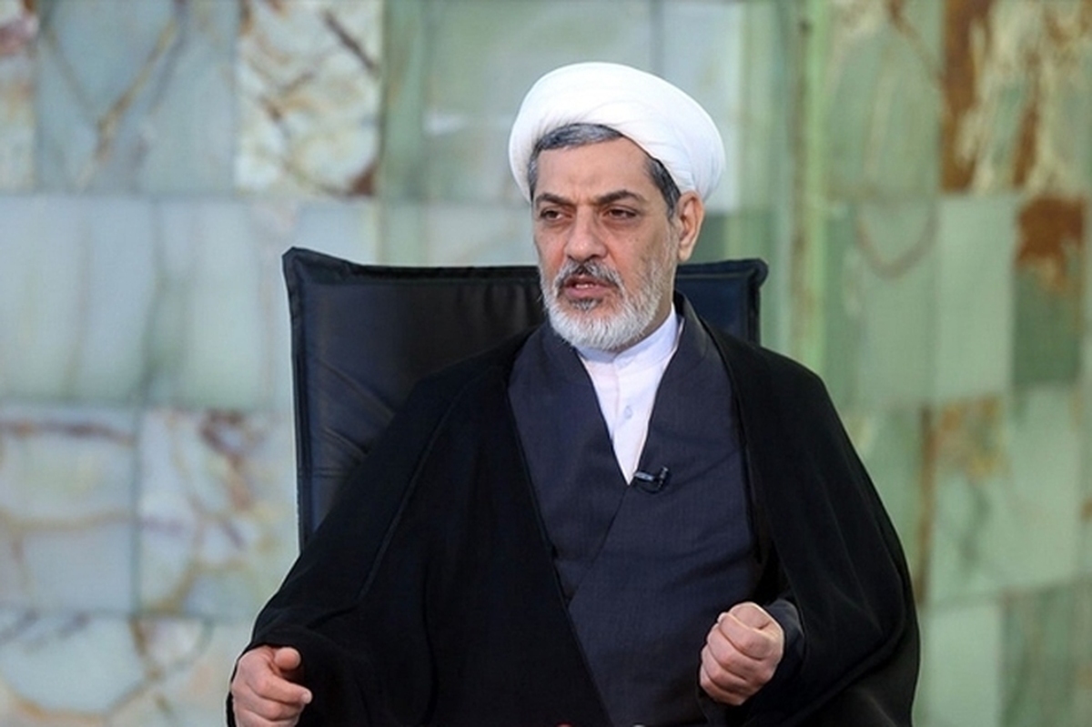 حجت الاسلام دکتر رفیعی درباره شخصیت حضرت علی (ع) اظهار کرد: امام‌علی (ع) صاحب شخصیتی عجیب هستند. با اینکه به ایشان ظلم بسیار شد و خیلی‌ها از بیان فضایل و شخصیت حضرت ترسیدند، نتوانستند آن خورشید را پشت ابر مخفی نگه دارند.