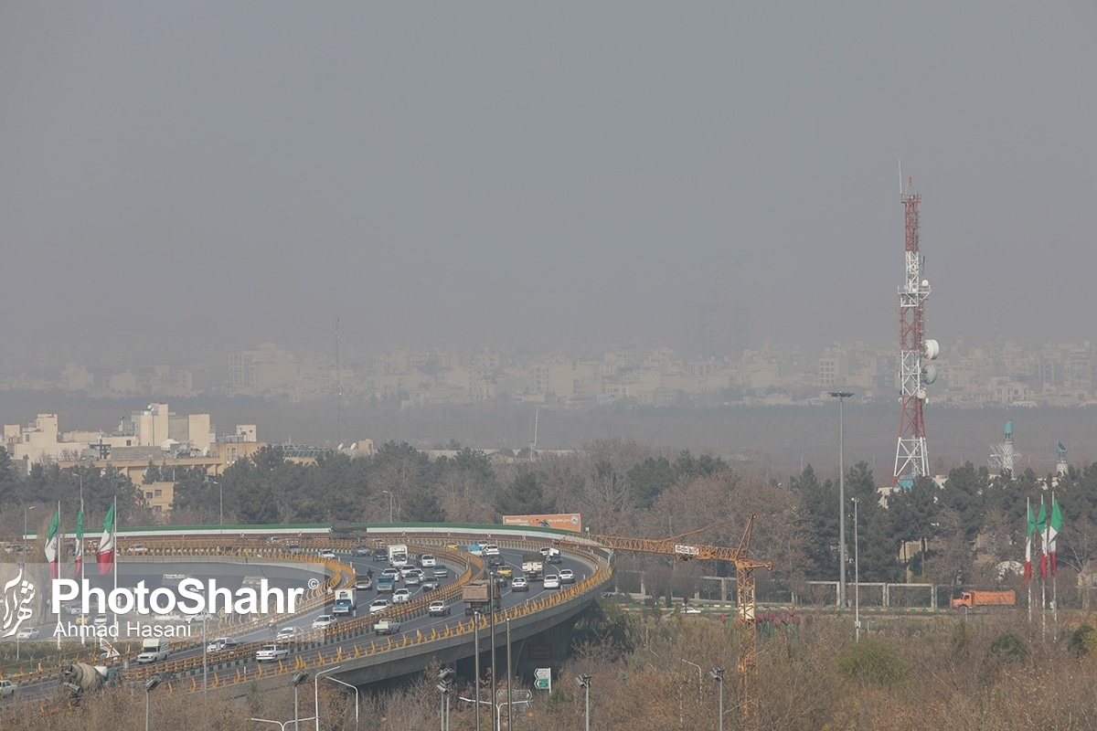 معاون خدمات شهری شهرداری مشهد از داخلی بودن بیشتر منابع آلایندگی هوای شهر مشهد سخن گفت.