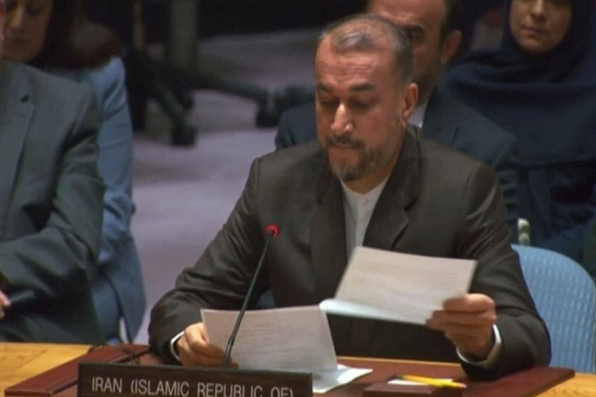 وزیر امور خارجه تجاوز نظامی آمریکا و انگلیس علیه یمن را یک خطای استراتژیک دانست که صرفا به گسترش دامنه جنگ منتهی می‌شود.