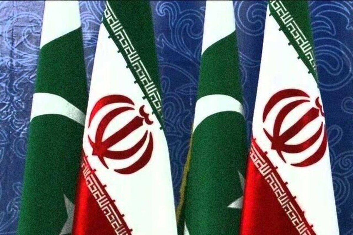 سفرای ایران و پاکستان که در پی مسائل اخیر میان دو کشور مناصب خود را ترک کرده بودند، از امروز (جمعه) وظایف خود را از سر می‌گیرند.