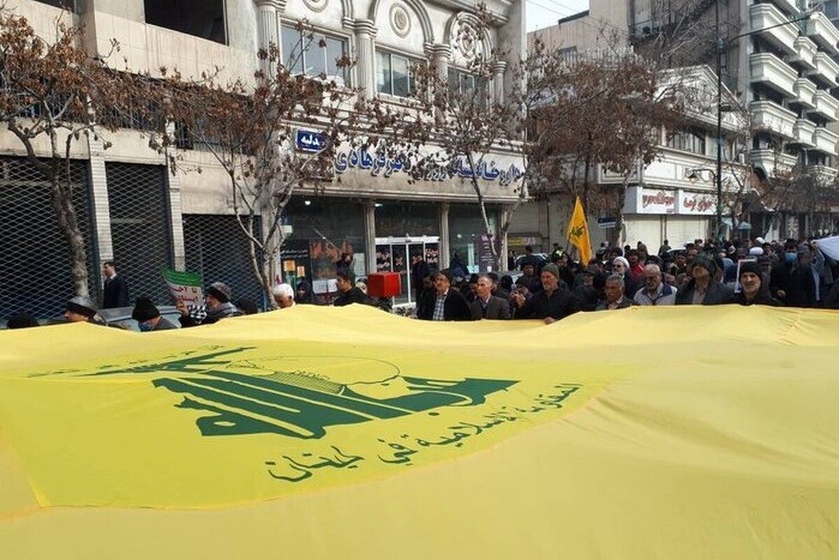 نمازگزاران مشهدی پس از اقامه نماز جمعه با راهپیمایی در خیابان‌های مشهد، جنایات رژیم صهیونیستی در غزه و فلسطین را محکوم کردند.