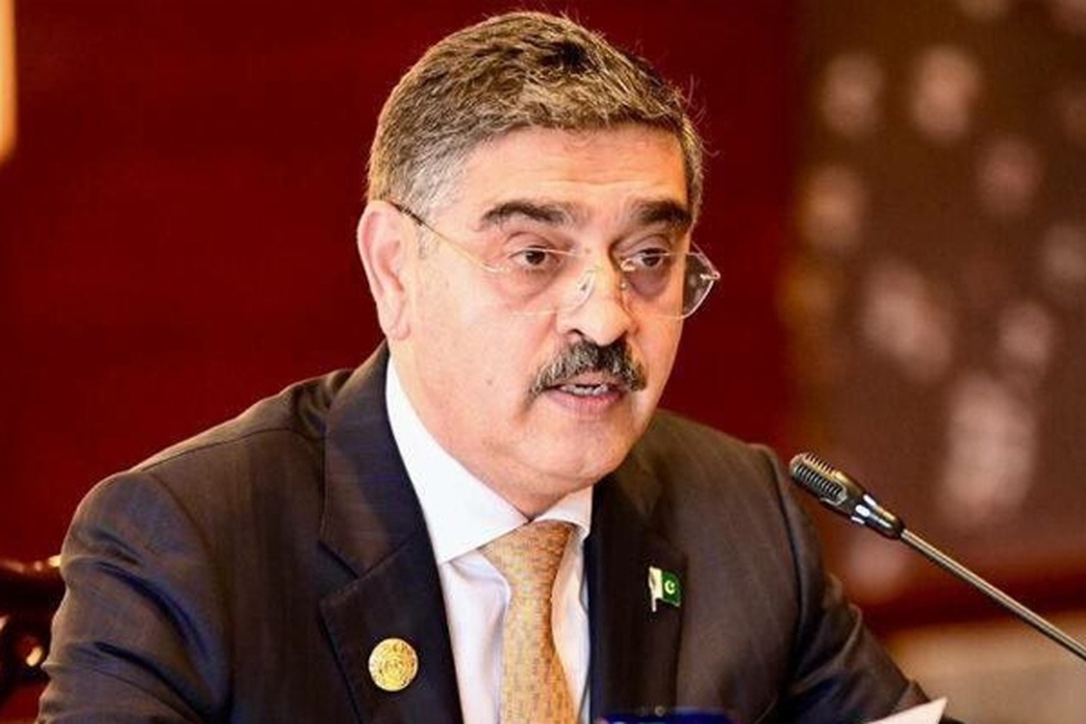 نخست وزیر پاکستان با تاکید بر سابقه تاریخی دوستی این کشور با جمهوری اسلامی ایران و تلاش اسلام‌آباد برای رفع نگرانی‌های امنیتی همسایه خود، گفت: ایران کشور دوست و برادر پاکستان است.