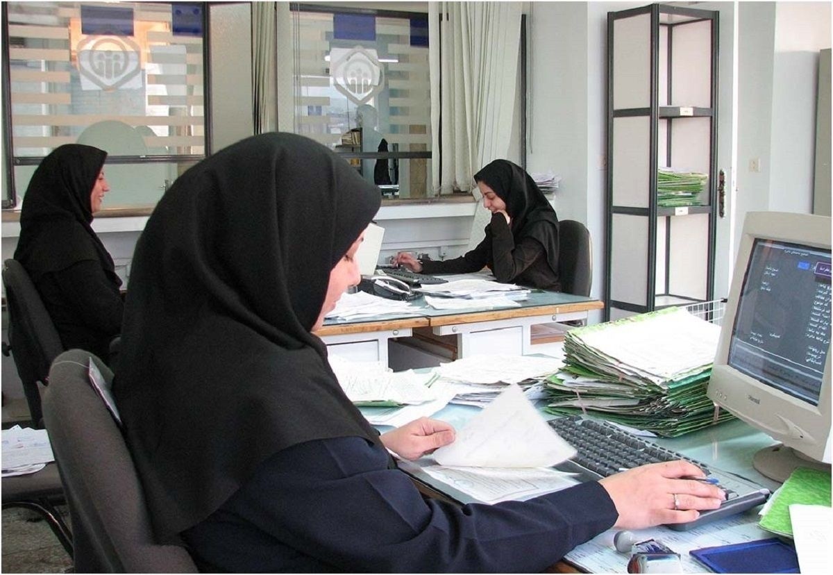نمایندگان مجلس تصویب کردند که در سال آینده حداقل حقوق و مزایای مستمر شاغلان (مشمول و غیرمشمول قانون مدیریت خدمات کشوری)، به میزان ۲۰درصد افزایش یابد.