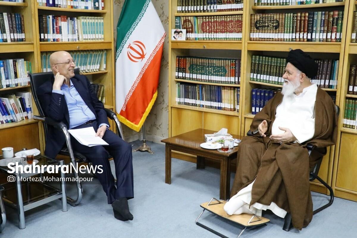 نماینده ولی فقیه در استان خراسان رضوی گفت: در هر موقعیت به خود یادآوری کنید که دانشجو فرزند شماست، عائله شماست. تلاش کنید در هر حوزه، حداقل فشار به دانشجو وارد شود، حداقل وجه از دانشجو دریافت شود، اما حداکثر امکانات در خدمت دانشجو قرار بگیرد و حداکثر رفاه و آرامش برای دانشجو فراهم باشد.