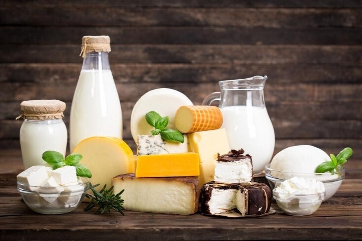دبیر اتحادیه تولیدکنندگان و صادرکنندگان صنایع لبنی خراسان‌رضوی گفت: از خرداد ماه تاکنون قیمت ۴ قلم کالا‌های دستوری ۲۰ درصد و سایر کالا‌ها ۳۰ درصد افزایش داشته است و تا پایان سال افزایش قیمت نخواهیم داشت.