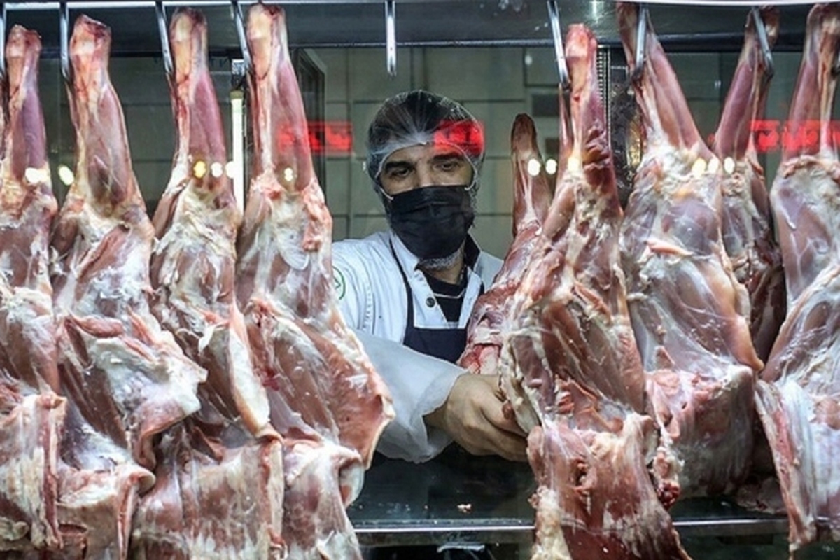 مدیر نظارت و بازرسی محصولات سازمان جهاد کشاورزی خراسان رضوی گفت: در زمینه تامین کالا‌های اساسی برای استان برای گوشت منجمد گوساله و گوسفندی ۳۰۰۰ تن، گوشت منجمد مرغ ۵۰۰۰ تن، شکر خام برای صنعت و خانوار ۳۰۰۰ تن، انواع برنج هندی و پاکستانی ۶۰۰۰ تن و انواع میوه ۸۰۰ تن شامل سیب و پرتقال پیش‌بینی شده است