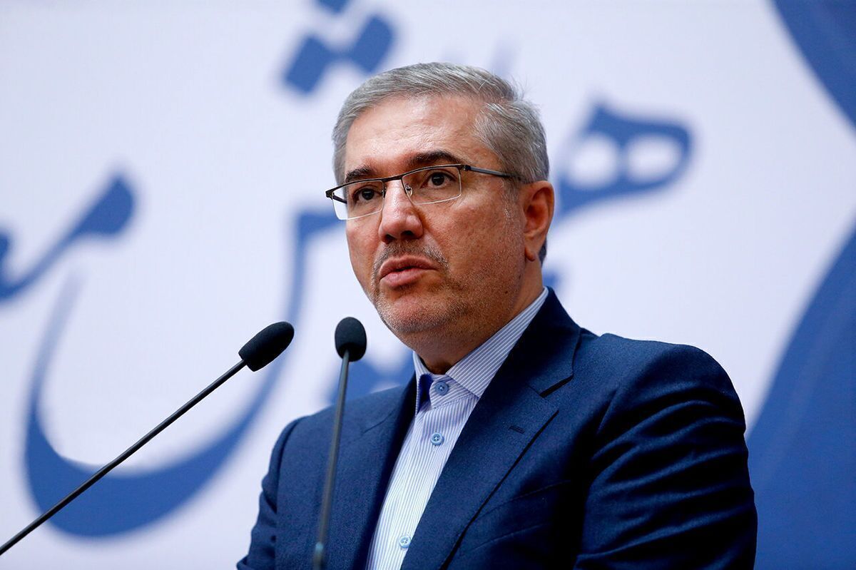 رئیس سازمان برنامه و بودجه گفت: بخش اول بودجه ۱۴۰۳ تقریبا در حال نهایی شدن در مجمع تشخیص مصلحت نظام و شورای نگهبان است و فکر می‌کنیم تا یک هفته آینده این بخش تمام و ابلاغ شود.