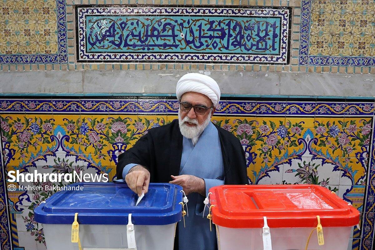 تولیت آستان قدس رضوی روز جمعه در جریان انتخابات دوازدهمین دوره از انتخابات مجلس شورای اسلامی و ششمین دوره مجلس خبرگان رهبری رای خود را به صندوق انداخت.