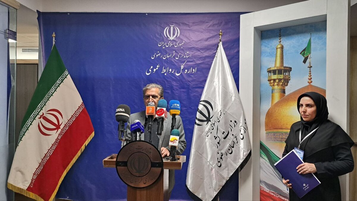 رئیس کمیته فناوری اطلاعات ستاد انتخابات خراسان‌رضوی گفت: ارتباطات ۴۶۲۲ شعب اخذ رای، آنلاین هستند و بقیه شعب سیار به محض رسیدن به پایگاه خود آنلاین می‌شوند.