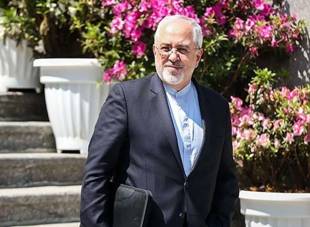 محمدجواد ظریف وزیر سابق خارجه آرای خود را به صندوق انداخت.