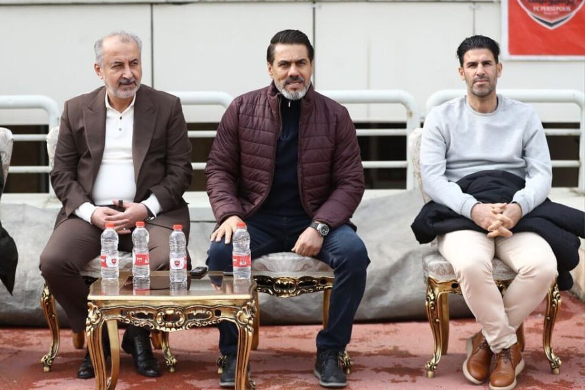 مدیر عامل باشگاه پرسپولیس برای دیدار با اعضای تیم راهی محل تمرین سرخپوشان پایتخت شد.