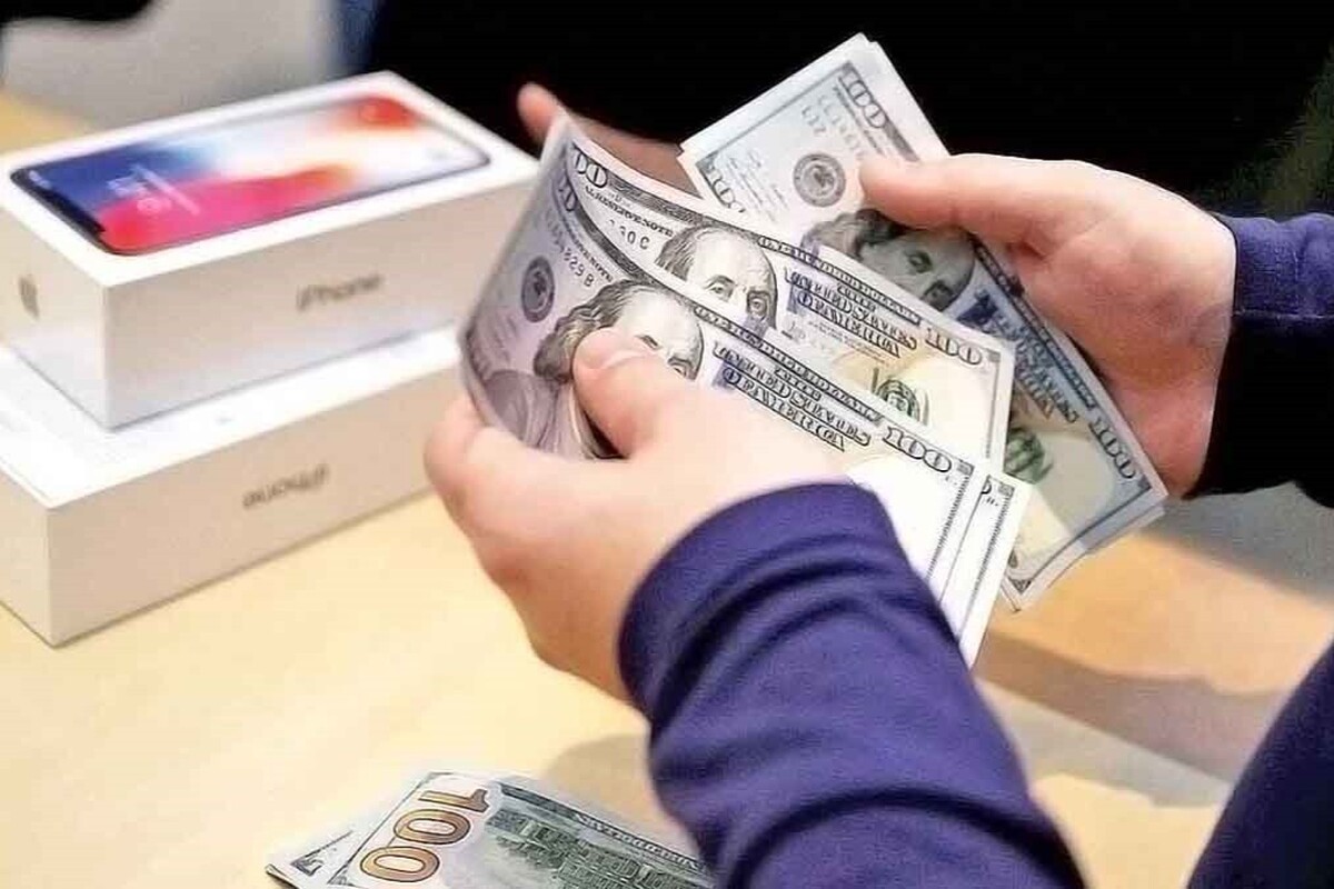 حقوق ورودی رویه تجاری واردات گوشی‌های تلفن همراه خارجی با قیمت بالای ششصد (۶۰۰) دلار پانزده درصد (۱۵٪) و برای سایر رویه‌ها به مأخذ دو برابر یعنی سی درصد (۳۰) تعیین شد.