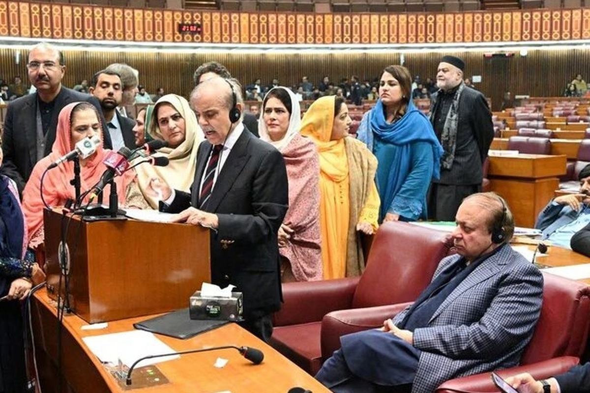 شهباز شریف به عنوان نخست‌وزیر پاکستان سوگند یاد کرد.