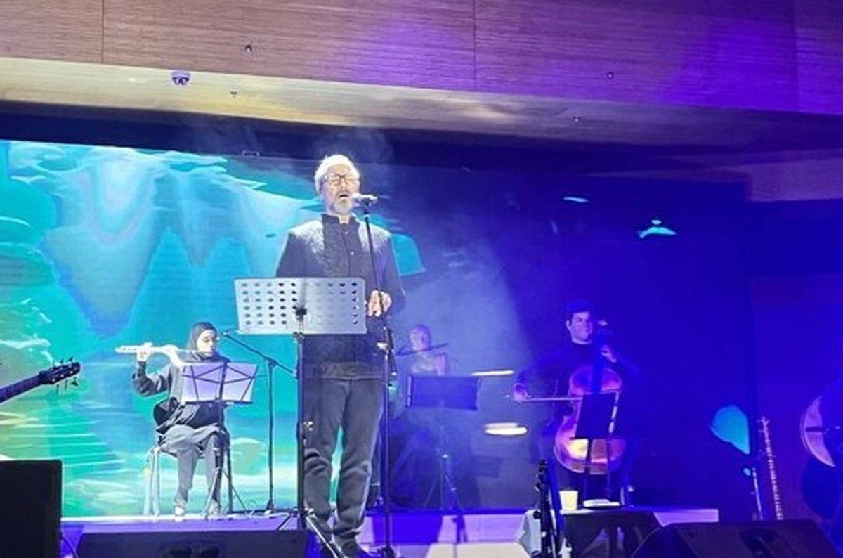 بر اساس برنامه اعلام شد کنسرت علیرضا قربانی با همراهی تمام نوازندگان گروهش آغاز شد. علیرضا قربانی در پایان سانس اول کنسرت اصفهان گفت: ما به عنوان فرزند این سرزمین هنجار‌های این سرزمین، هنجار‌های این استان را می‌شناسیم و همیشه با نگاه پر از احترام و پر از حرمت به آن‌ها می‌نگریم.