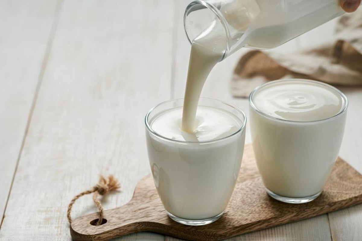 باترمیلک مایع غلیظی به دست آمده از شیر است و درخانه به راحتی می‌توانیم آن را درست کنیم. همچنین باترمیلک یک ملین طبیعی برای درمان یبوست است.