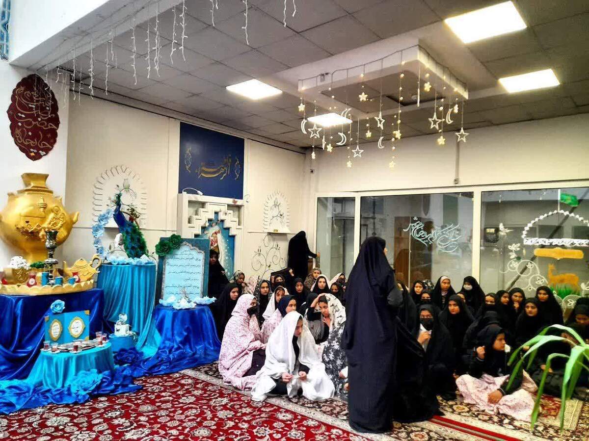 دختران دو مرکز نگهداری ایتام مهمان حرم مطهر رضوی شدند و عیدانه رضوی دریافت کردند.