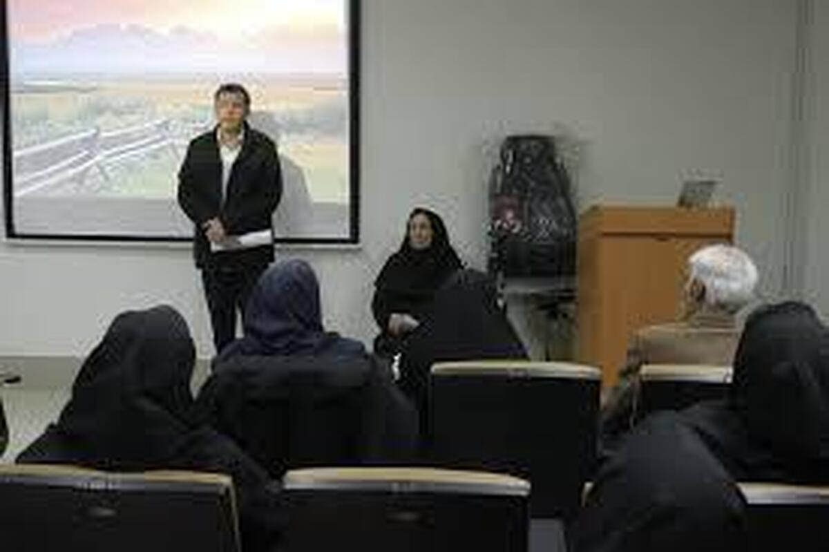اقدس تسلیمی استادیار بازنشسته دانشگاه علوم پزشکی شهید بهشتی امروز در سن ۸۱ سالگی از رساله دکتری خود با کسب نمره عالی دفاع کرد.
