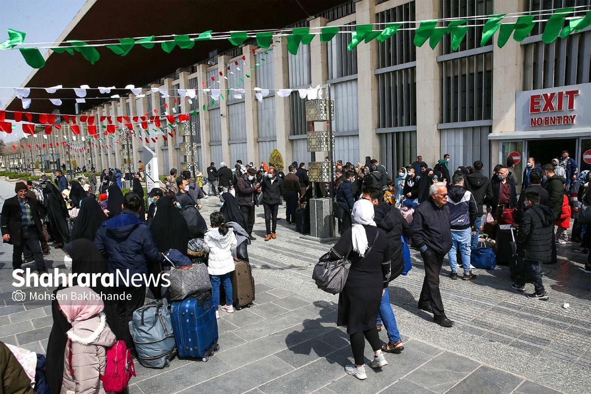 هتل‌ها برای زائرانی که ۱۰ روز در مشهد اقامت داشته باشند، تخفیف در نظر گرفته اند.