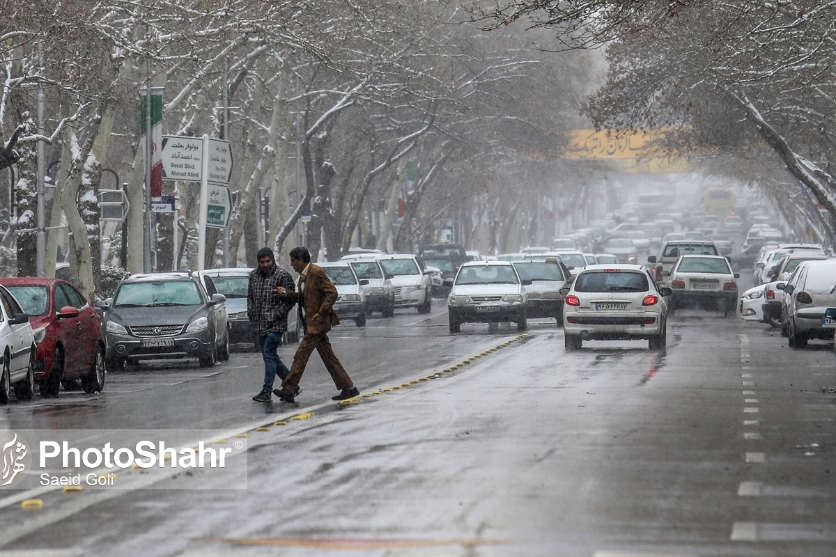 کارشناس مرکز پیش بینی هواشناسی خراسان رضوی گفت: با تقویت سامانه بارشی از بعد از ظهر امروز، دوشنبه در استان، بر شدت و حجم بارندگی‌ها افزوده خواهد شد و مردم مناطق سردسیر نیز میزبان بارش برف خواهند بود.