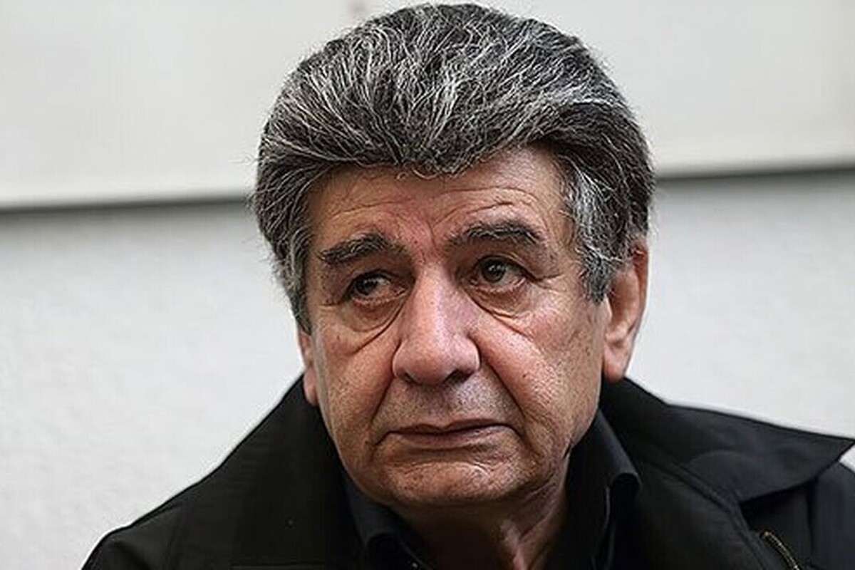 منوچهر والی‌زاده که چندی پیش به دلیل عارضه تنفسی در بیمارستان بستری بود، امروز ۲۲ اسفند، مرخص شد.