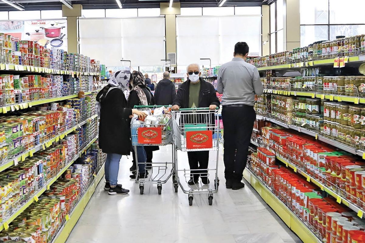 دبیر قرارگاه خدمات سفر شهرستان مشهد گفت: جانمایی و مشخص کردن ۷۵۰ مرکز عرضه کالا با قیمت مصوب به جهت جلوگیری از گرانفروشی و کمبود کالا‌های اساسی از جمله اقداماتی است که در ایام نوروز انجام خواهد شد.