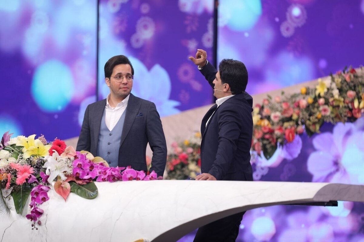 «سال نو» با اجرای حامد سلطانی و یوسف تیموری ویژه برنامه سال تحویل شبکه سه سیما شدند.