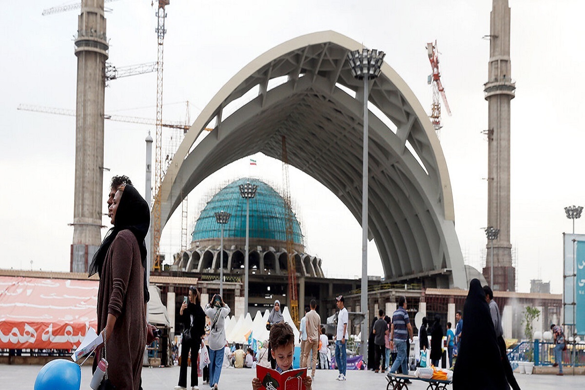 مدیر کمیته ناشران داخلی سی‌وپنجمین نمایشگاه بین‌المللی کتاب تهران گفت: تاکنون ۲۴۸۰ ناشر در بخش حضوری و مجازی ثبت‌نام کرده‌اند.