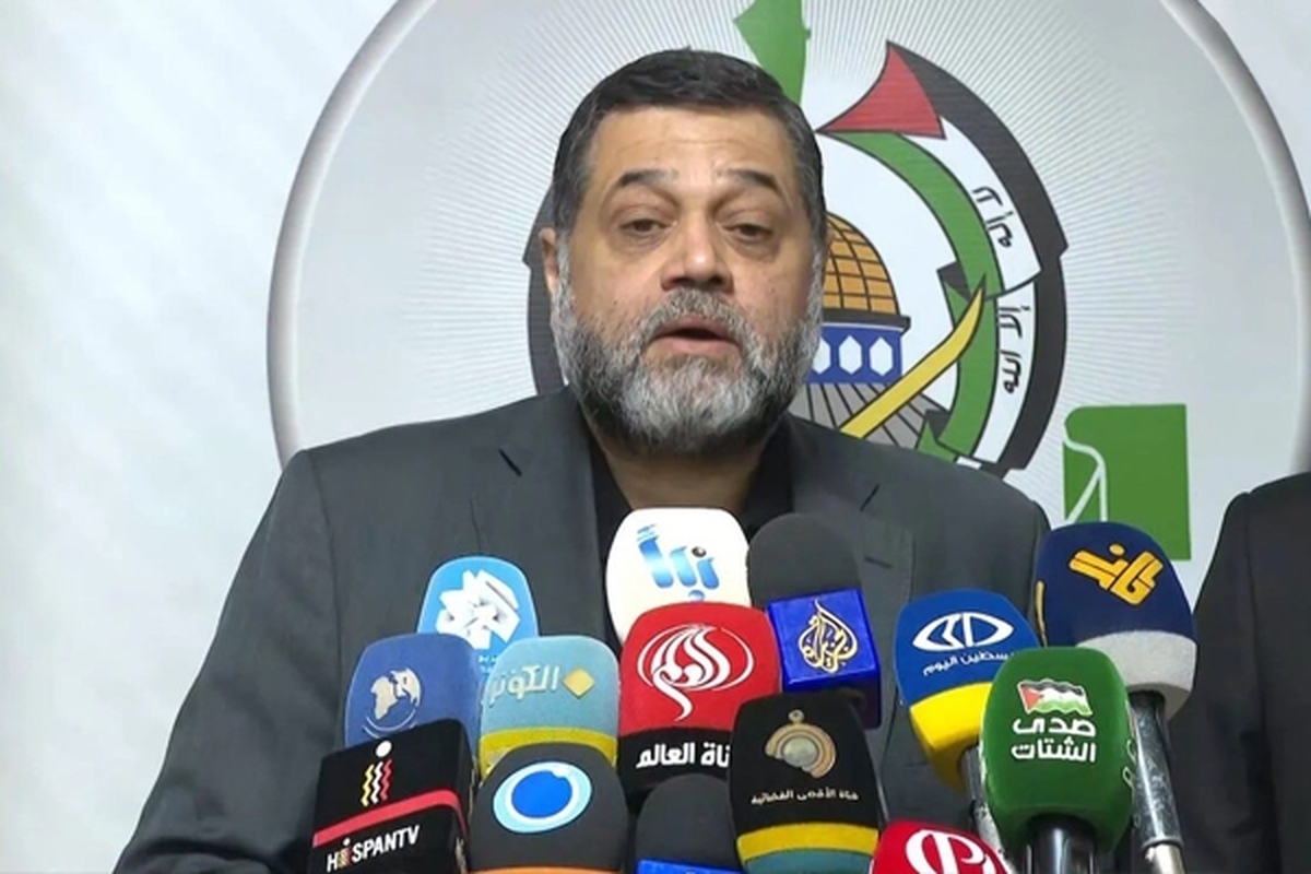 یکی از رهبران حماس جمعه شب گفت: دشمن تلاش می‌کند قضیه اسرا را مطرح کند تا از این طریق افکار عمومی را از پایان تهاجم و جنگ علیه غزه دور سازد.
