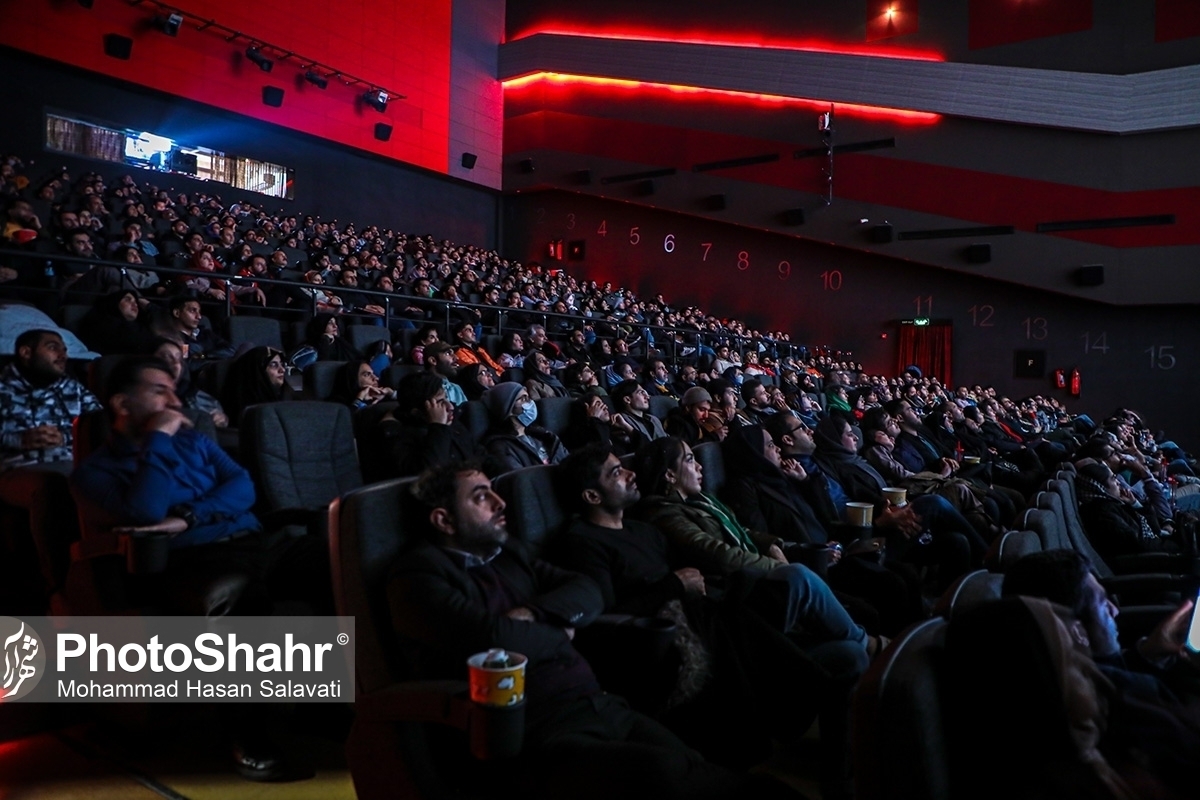 چهار فیلم جدید «پرویزخان»، «نوروز»، «ایلیا؛ جست وجوی قهرمان» و «آپاراتچی» در افتتاحیه شان ۹۰۰میلیون تومان فروختند.