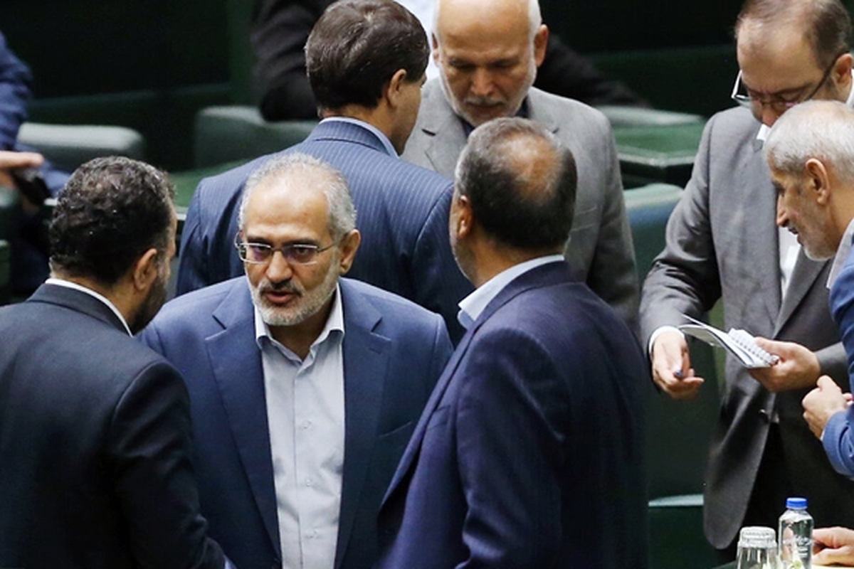 معاون پارلمانی رئیس‌جمهور اعلام کرد: نمایندگان مجلس شورای اسلامی و راه‌یافتگان به مجلس دوازدهم‌ روز پنجم فروردین ۱۴۰۳ با آیت‌الله رئیسی دیدار می‌کنند.