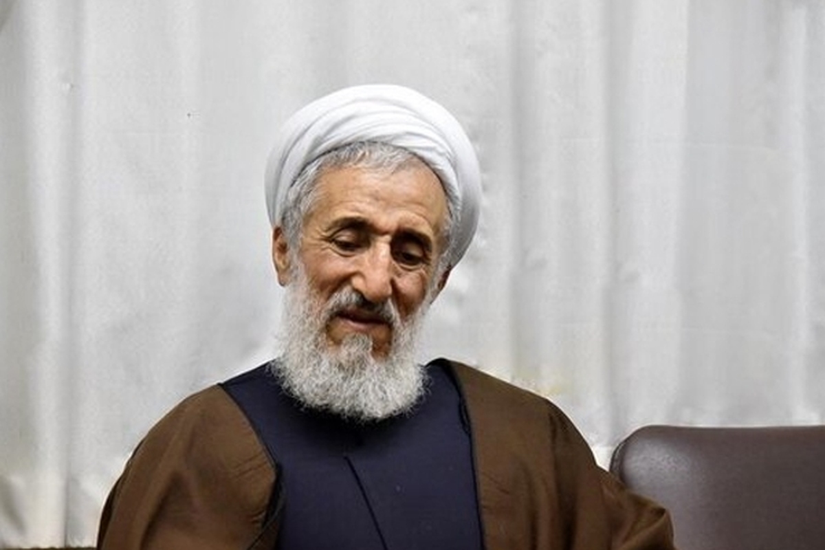 آیت الله صدیقی پس از ماجراهای اخیر درباره انتقال مالکیت باغ چهار هزار متری در شمال تهران گفت: اینهایی که خبرها را شایع می کنند روی قضیه هستند و در پس جریانهای دیگری وجود دارد آنها هدف‌شان مردم و اعتقادات مذهبی و تکیه‌گاه‌های آن‌ها است.