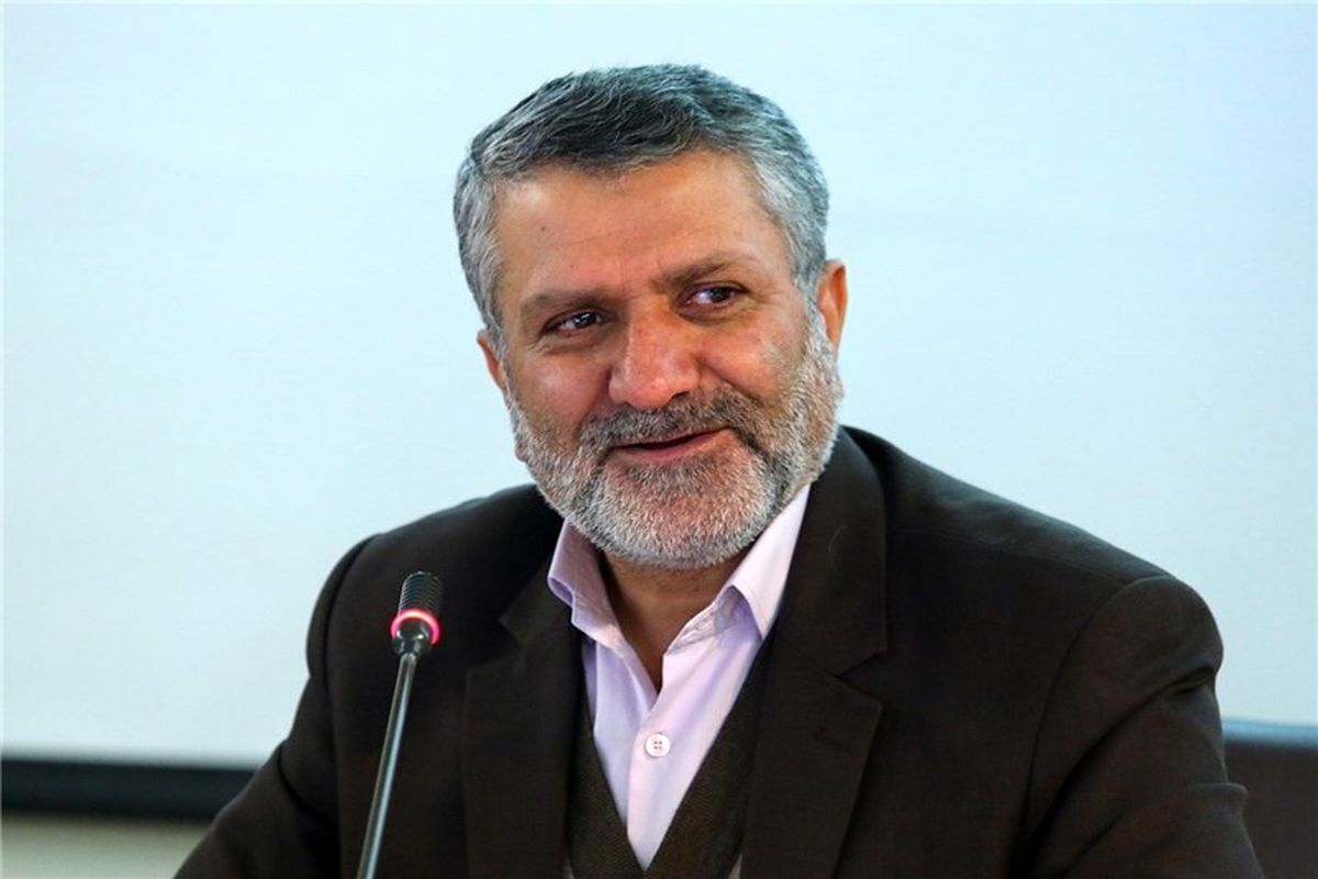 وزیر تعاون، کار و رفاه اجتماعی از افزوده شدن «حق عائله‌مندی» به فیش حقوقی کارگران در سال ۱۴۰۳ خبر داد و گفت: پیشنهاد دادیم حدود ۵۰۰ الی ۶۰۰ هزار تومان به‌عنوان حق عائله‌مندی به فیش حقوقی کارگران متاهل اضافه شود.
