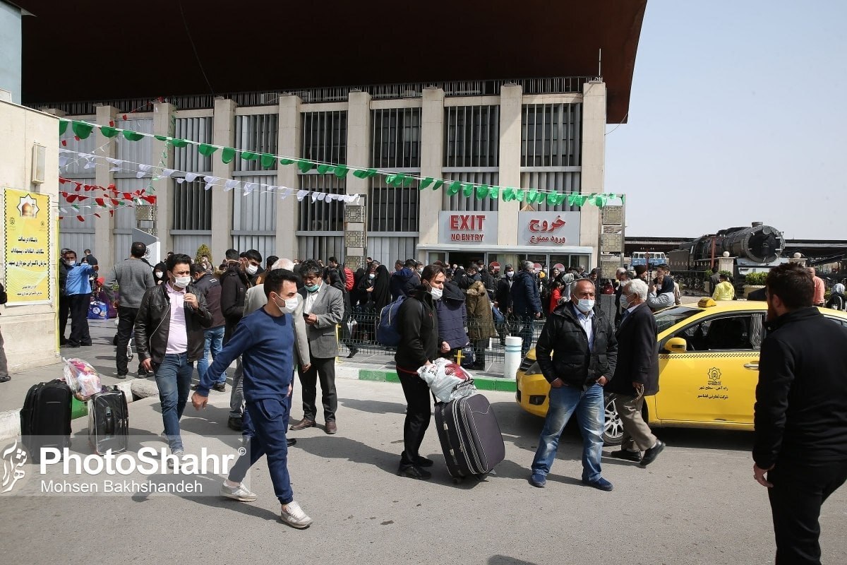 مدیرکل امور رفاهی زائران استانداری خراسان‌رضوی گفت: همه ظرفیت‌های خدمت‌رسان اعم از حمل‌ونقل، اسکان و... را در مشهد پای کار آوردیم تا زائران مشکلی نداشته باشند.