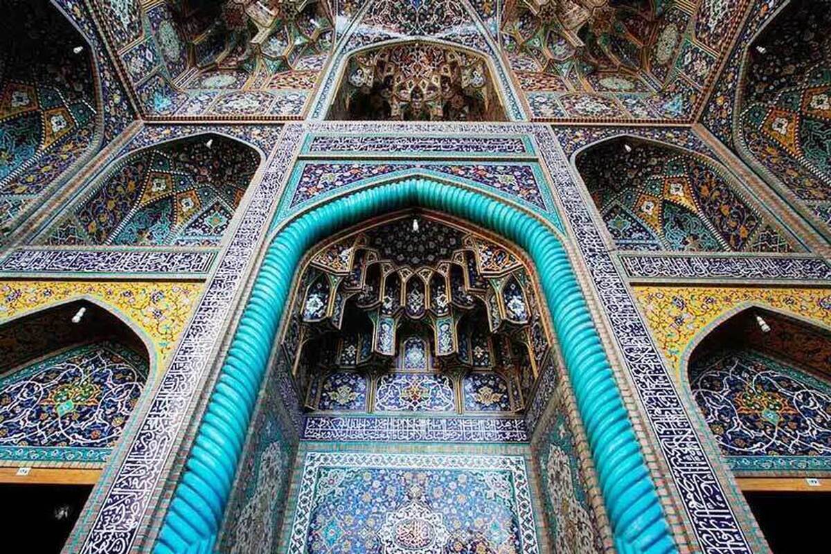 رئیس کمیسیون سامان‌دهی حاشیه‌شهر شورای اسلامی شهر مشهد گفت: براساس رویکرد مسجدمحوری شورای ششم، در دو سال گذشته 297میلیارد تومان اعتبار برای بهسازی و توسعه مساجد اختصاص یافته است.