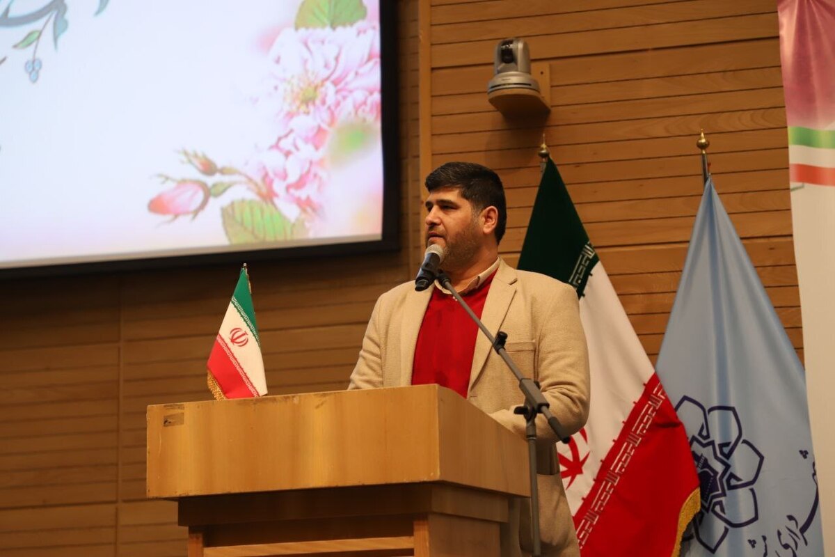 سومین همایش باشگاه مدرسه ای به وسعت شهر با موضوع تربیت فرزند ویژه والدین مشهدی رقم خورد.