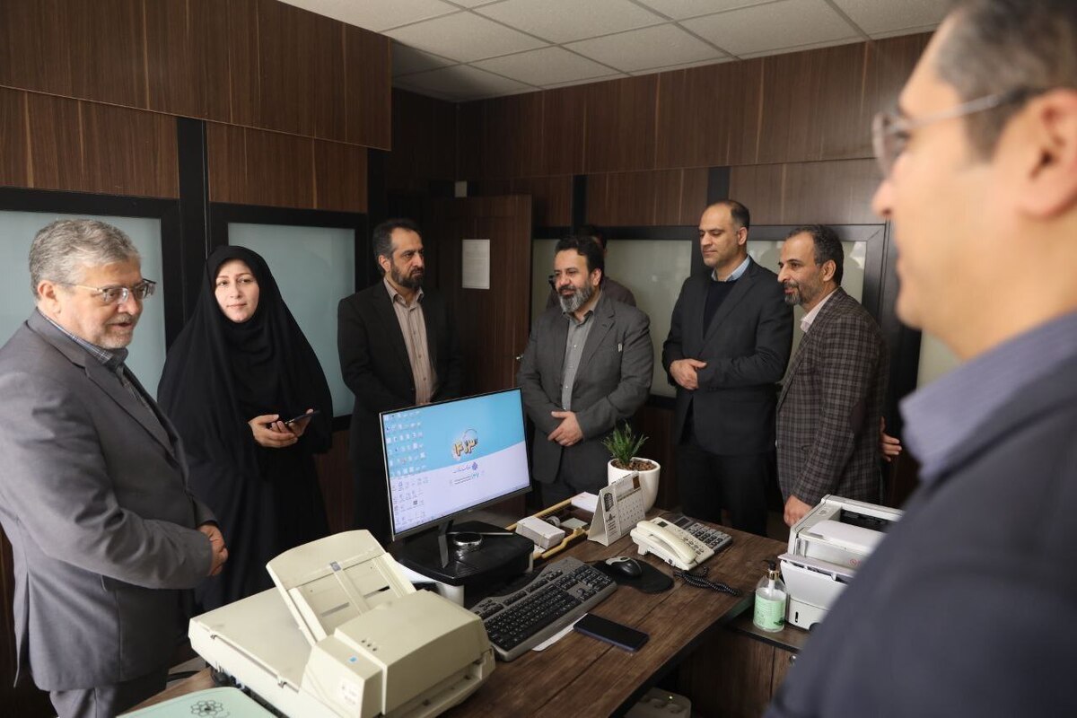 شهردار مشهد مقدس با حضور در شهرداری‌های مناطق ۱۰ و ۱۱ مشهد مقدس از روند کار آنها بازدید کرد.